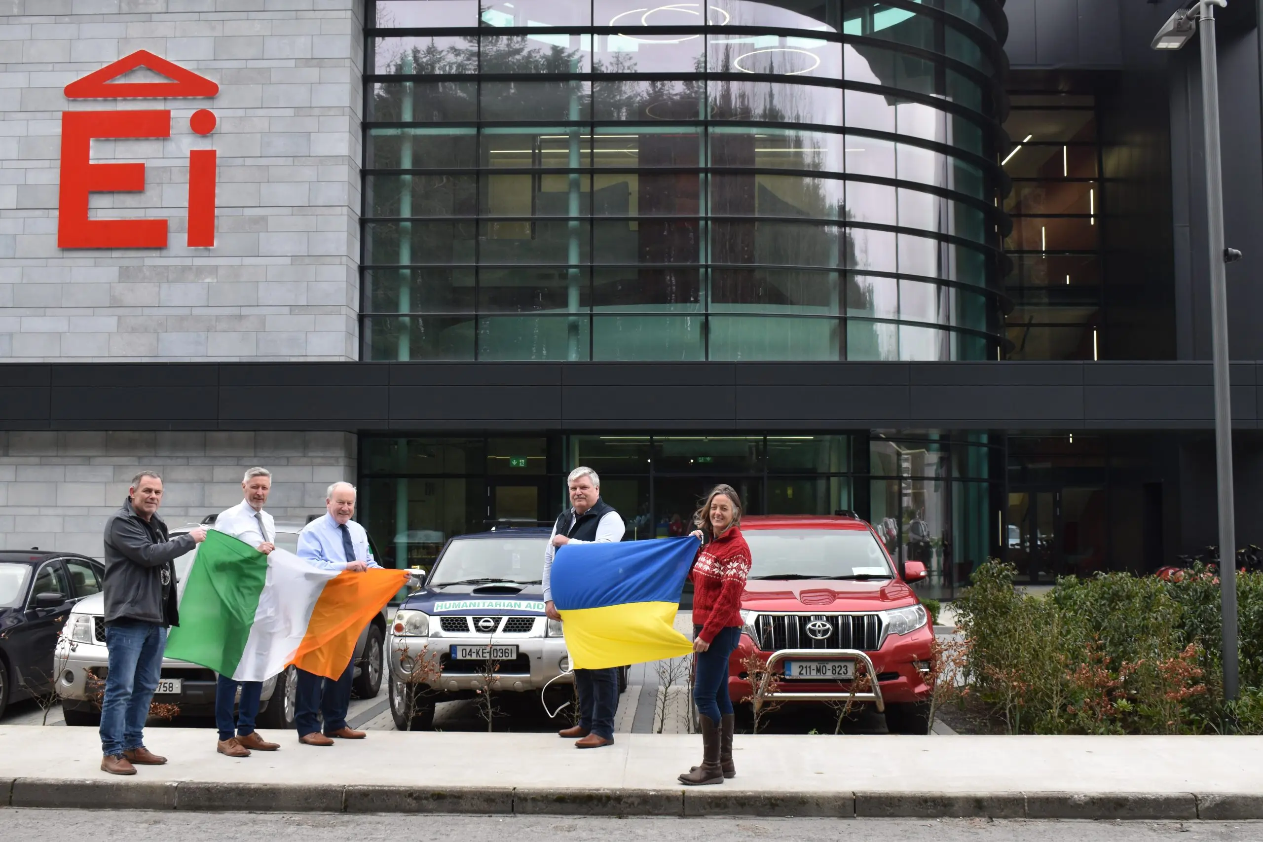 Irish 4x4's for Ukraine sponsored by Ei Electronics